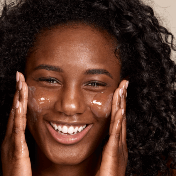 Image of the model with zelens shiso balm on her skin