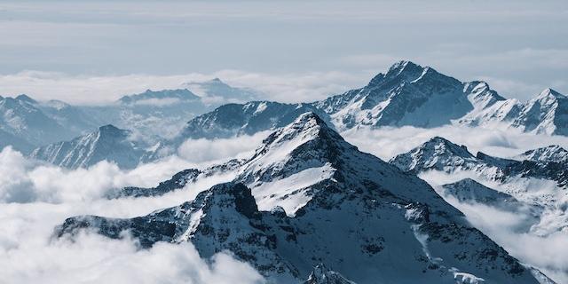 Image of swiss alps representing Evenswiss UK