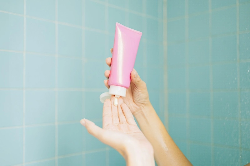 Demonstrating Top Salicylic Acid Cleanser