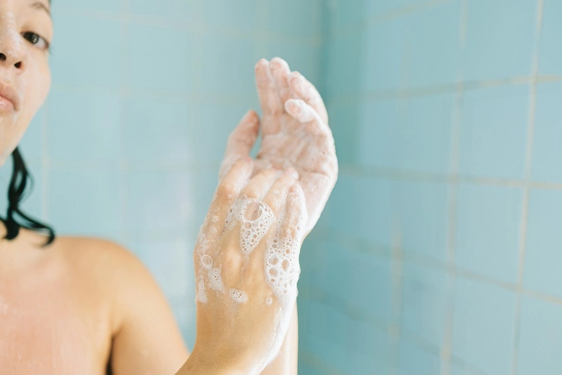 Applying a Salicylic Acid Cleanser