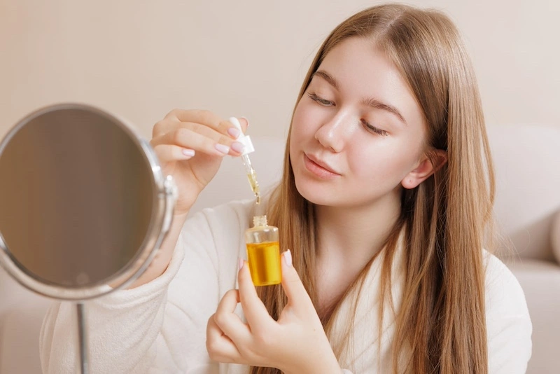 a woman experiencing vitamin c serum benefits​